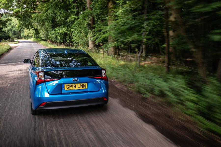  Toyota Prius 2019 года  (UK) (фото 25 из 37)
